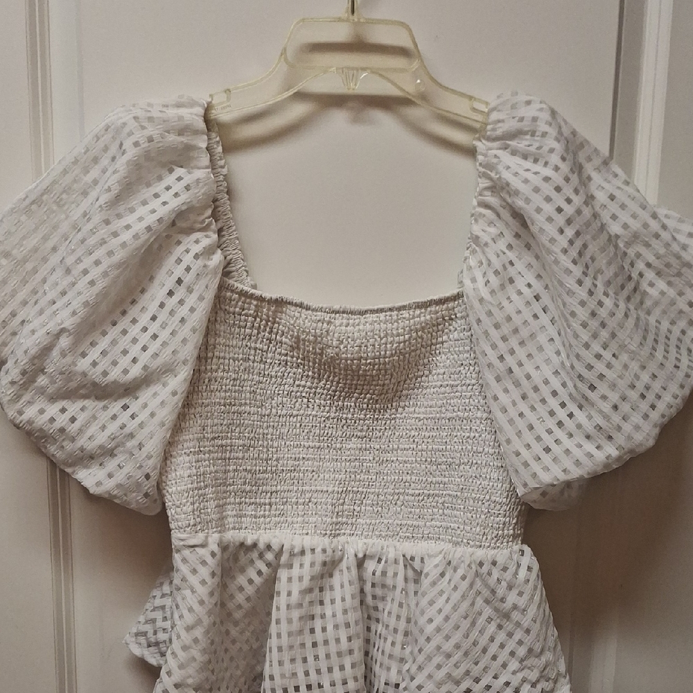 Entro White Smocked Puff Sleeve Top Size L